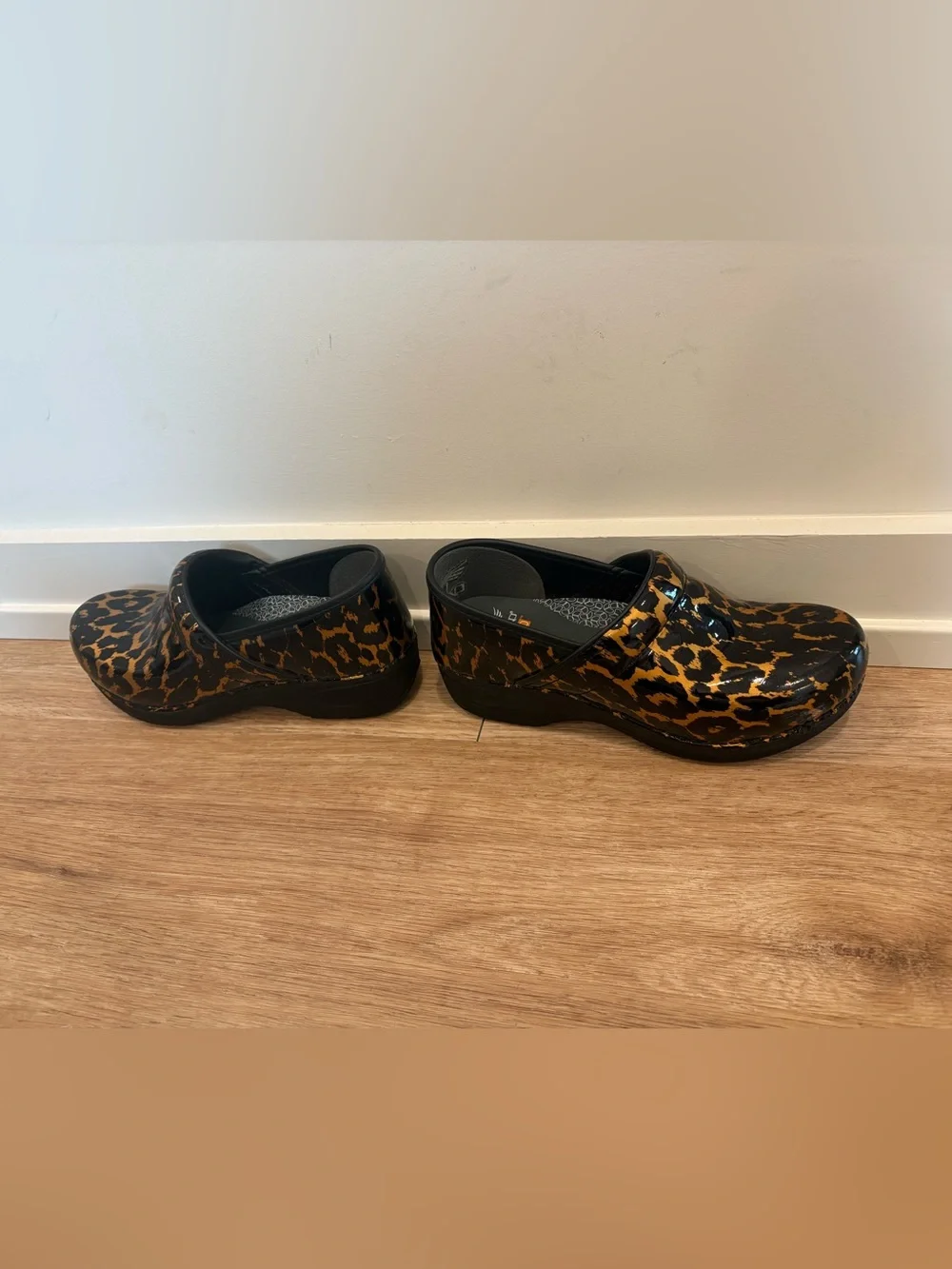 Dansko XP 2.0 Leopard Animal Print Professional Clogs EU 39 = US 8.5/9 Women’s - Picture 6 of 16